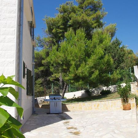 Holiday Home Nevista Сумартін Екстер'єр фото