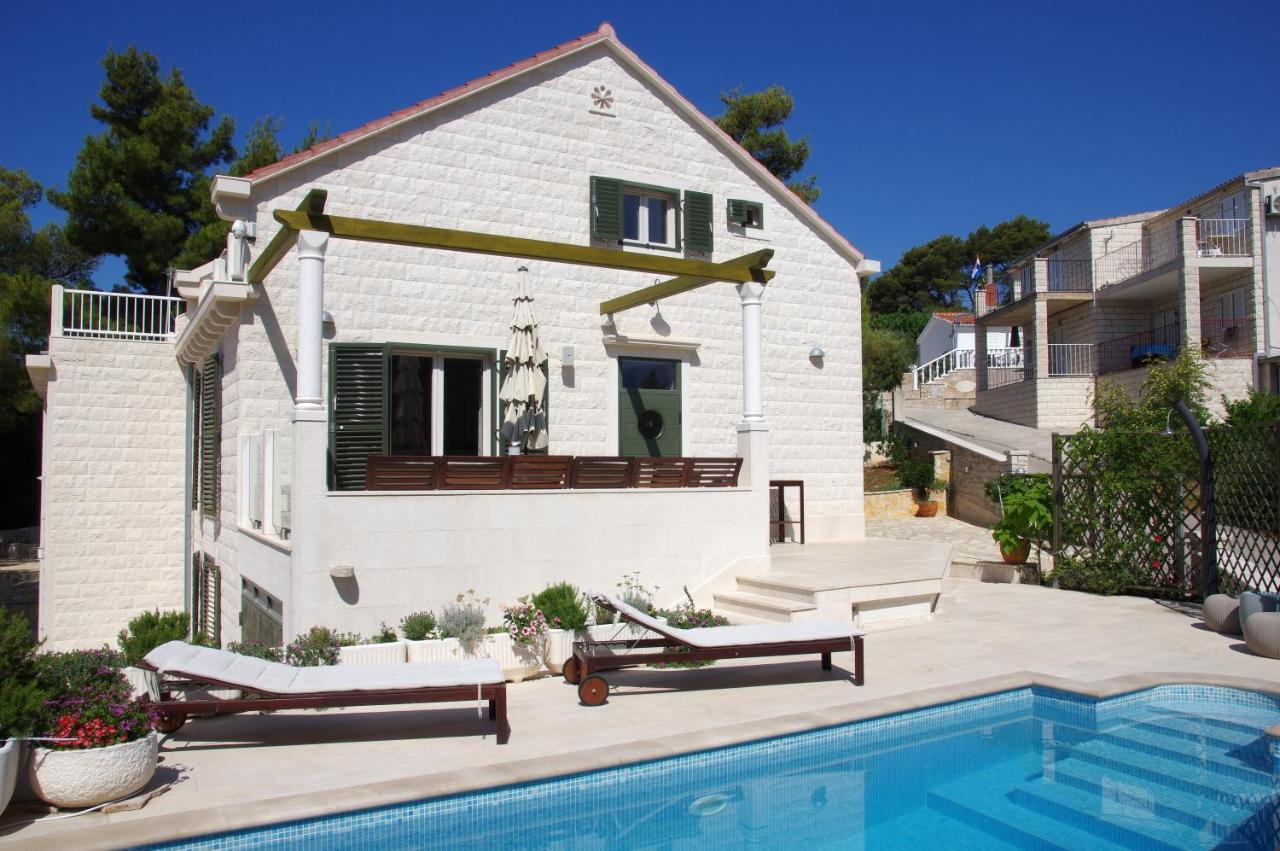 Holiday Home Nevista Сумартін Екстер'єр фото