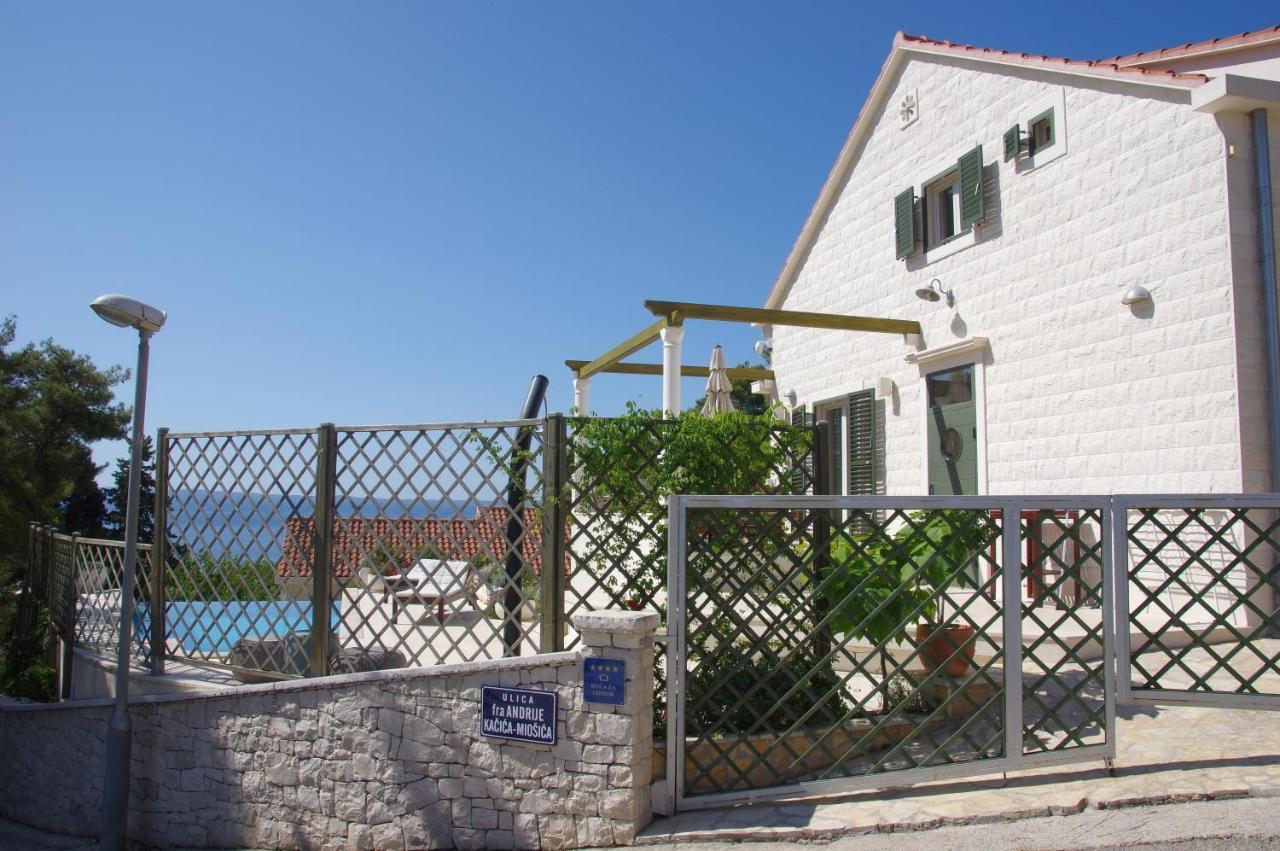 Holiday Home Nevista Сумартін Екстер'єр фото