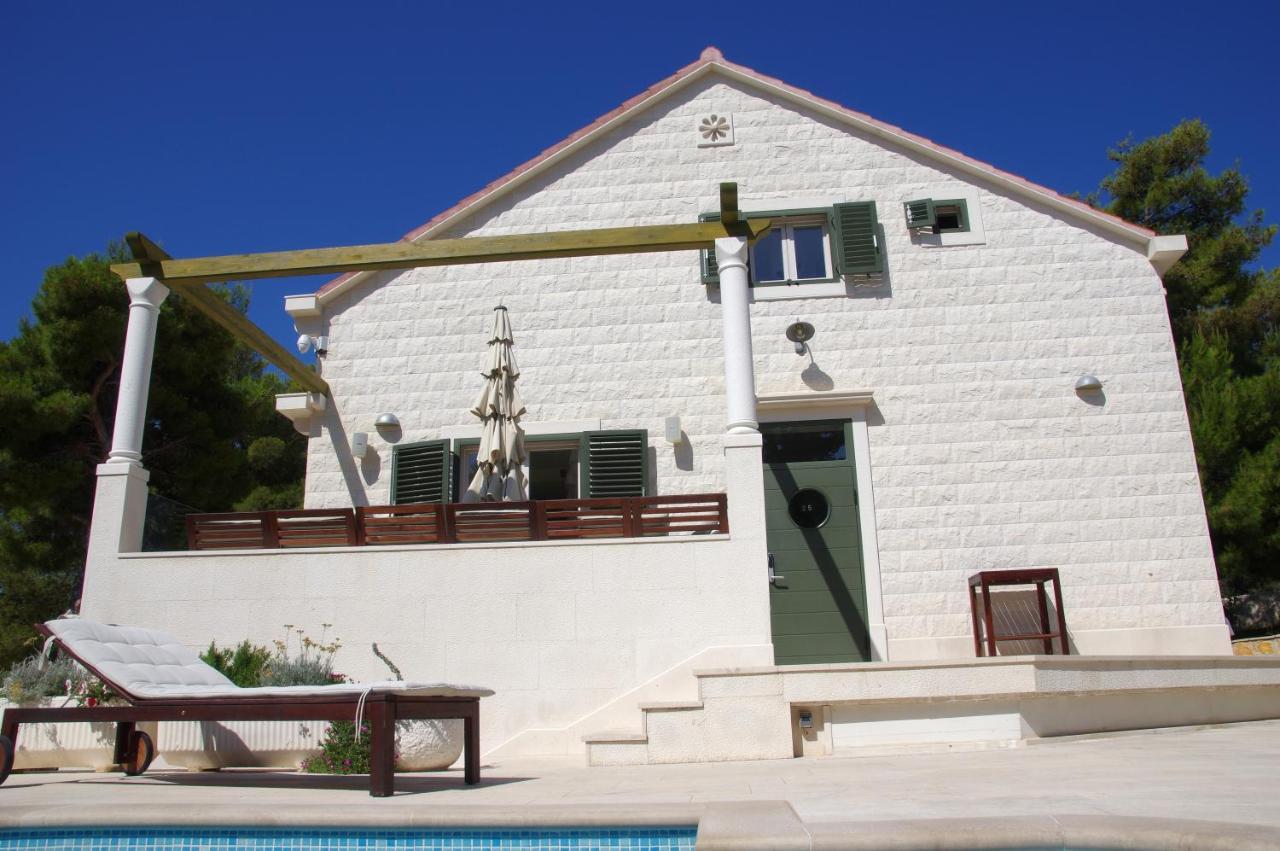 Holiday Home Nevista Сумартін Екстер'єр фото