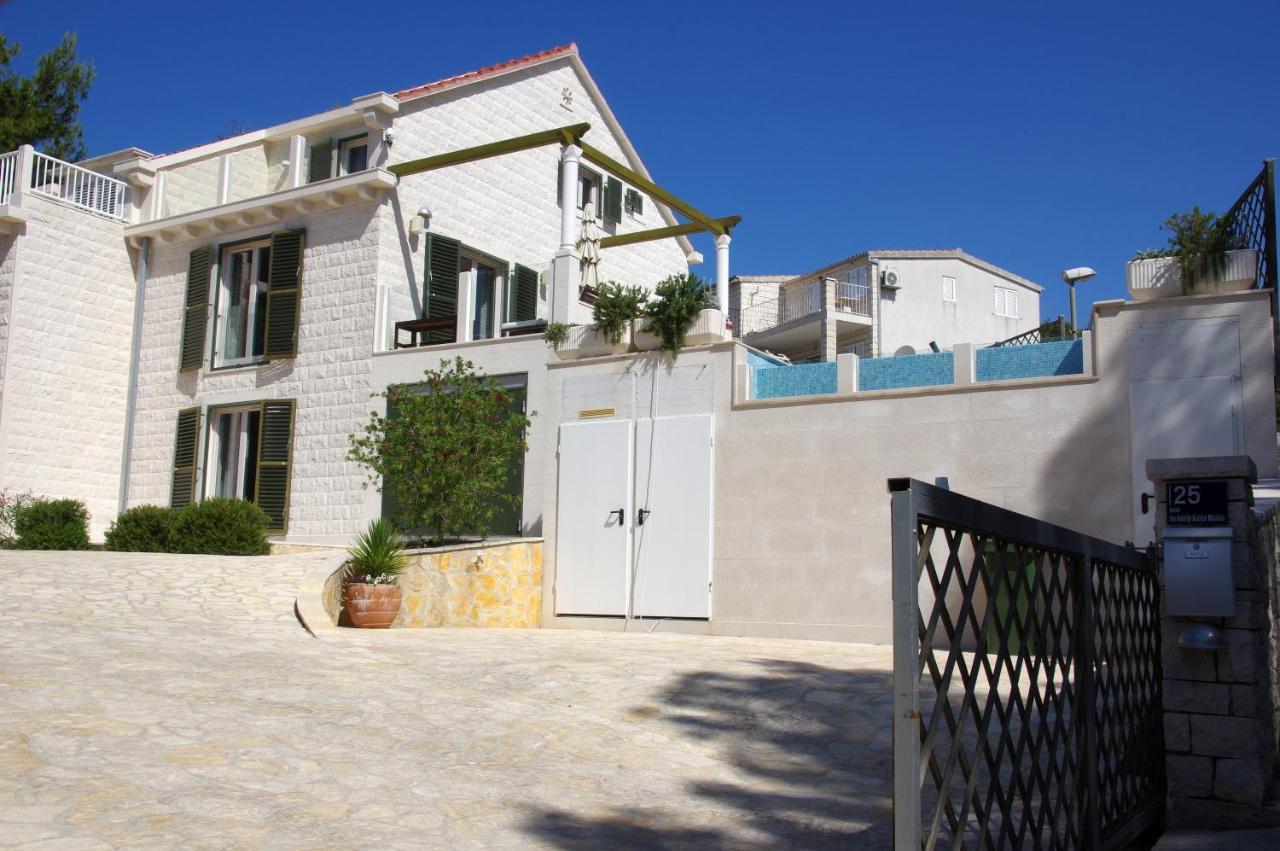 Holiday Home Nevista Сумартін Екстер'єр фото