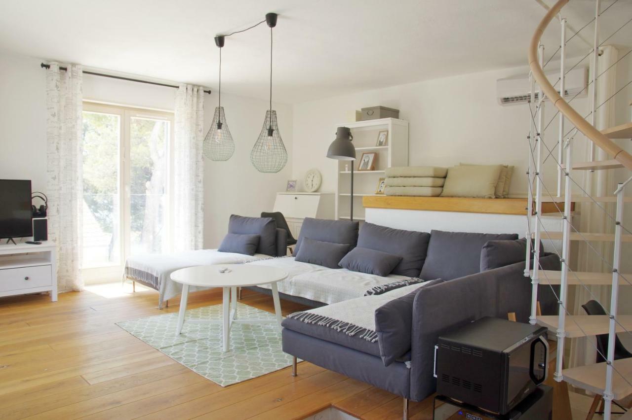 Holiday Home Nevista Сумартін Екстер'єр фото