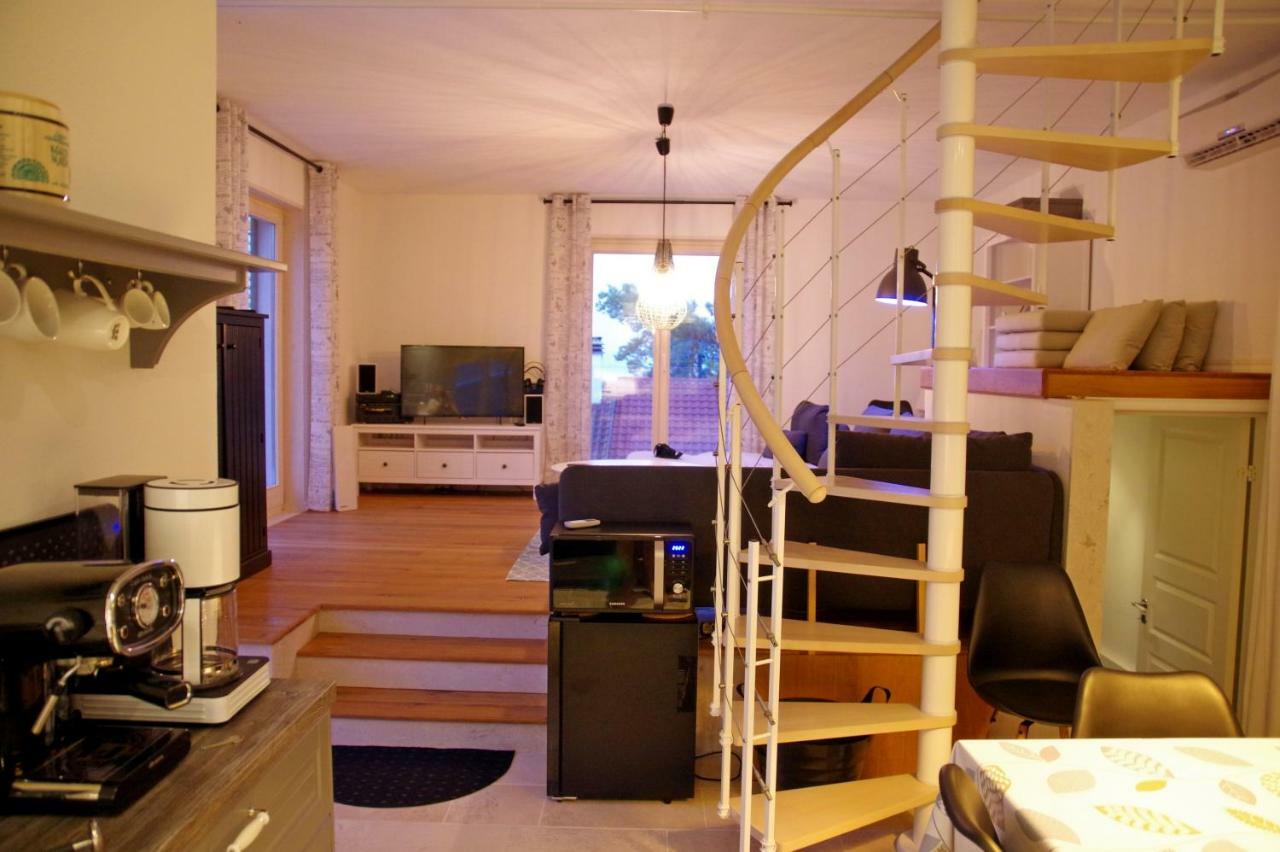 Holiday Home Nevista Сумартін Екстер'єр фото