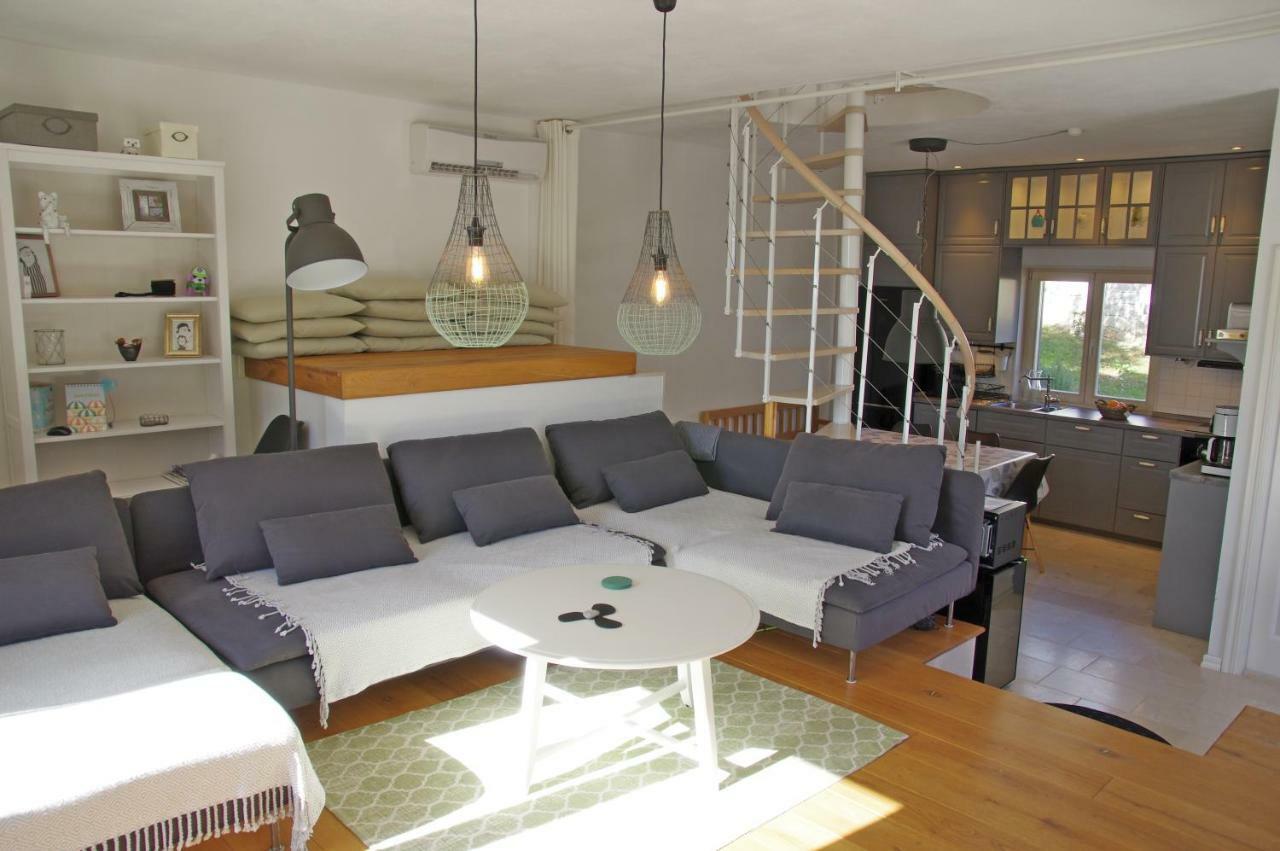 Holiday Home Nevista Сумартін Екстер'єр фото